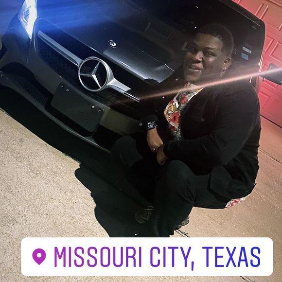 Meet your Posher, Daniel - Picture 1 of 1